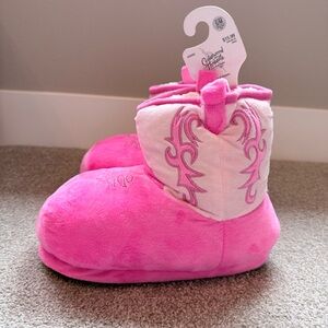 NWT Cedarwood Threads pink plush Sherpa boot slippers size S/M shoe size 7/8